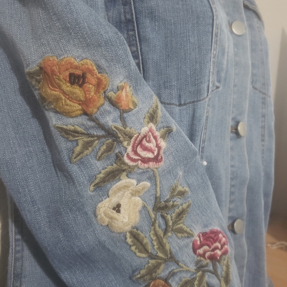 Embroidered Denim Jacket - Picture 4 of 4